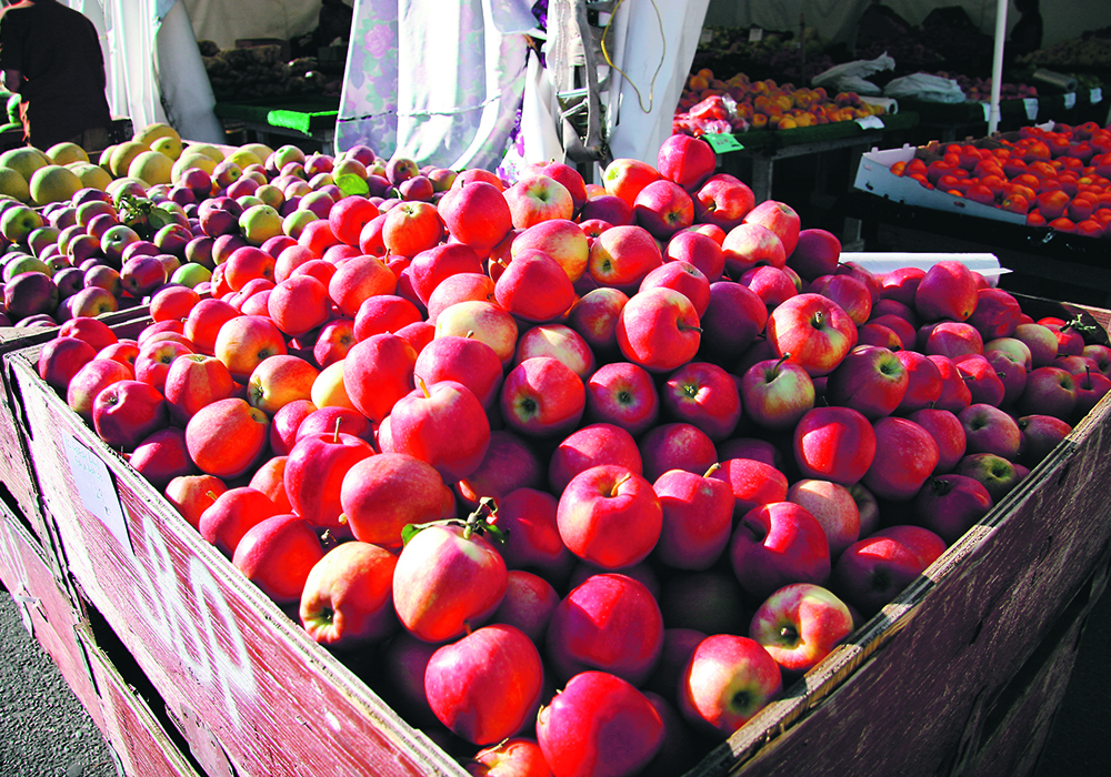 An oat starch formulation might be able to protect fruits and vegetables from early spoilage by either spraying it on produce or washing produce in an oat starch bath.  |  File photo