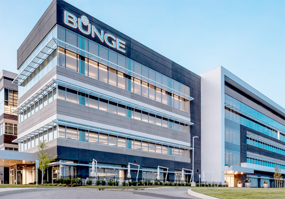 The fourth-quarter earnings results come as Bunge works to close a deal to acquire Viterra by midyear, a merger that would create an agribusiness powerhouse closer in size to its chief rivals Cargill and Archer-Daniels-Midland. | Screencap via bunge.com/Brandon Stengel