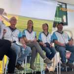 Bayer's "canola dream team" at Ag in Motion (l-r): panel moderator and DeKalb campaign marketing lead Nikki Vercaigne with Dale Burns, Liz Simpson, Xuehua Zhang, Tim Darragh and Tim Gardner. | Dave Bedard photo
