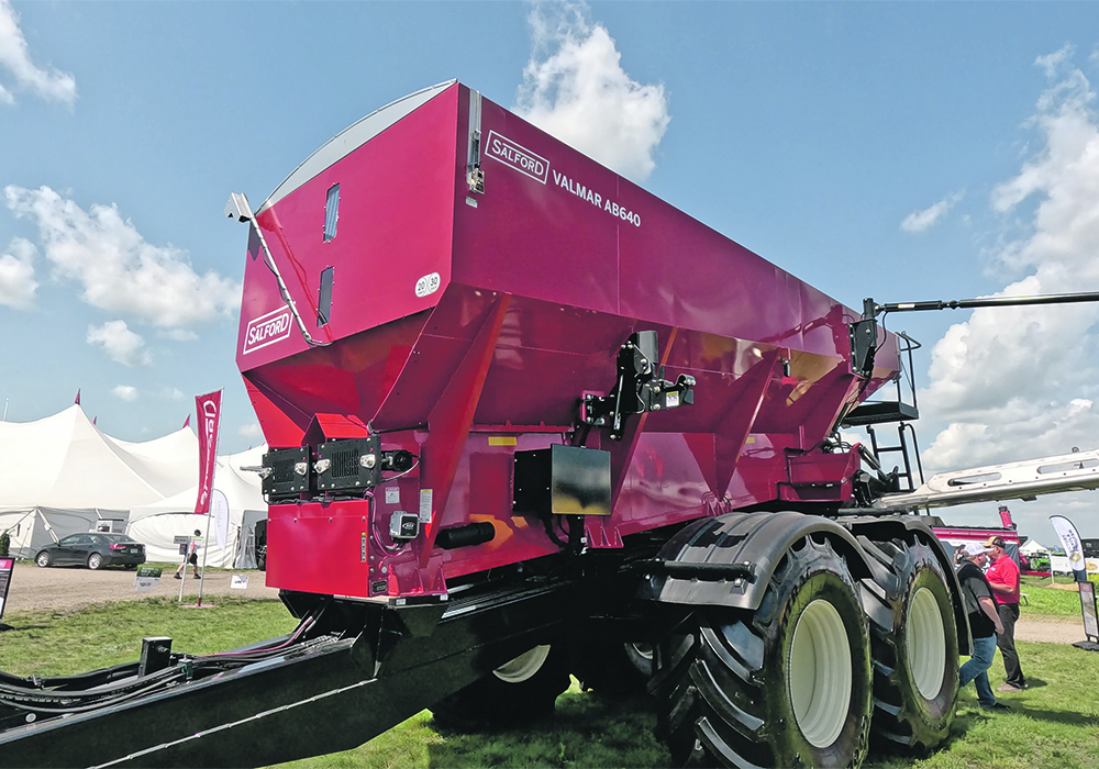Image for New granular applicator gets 90-foot air boom