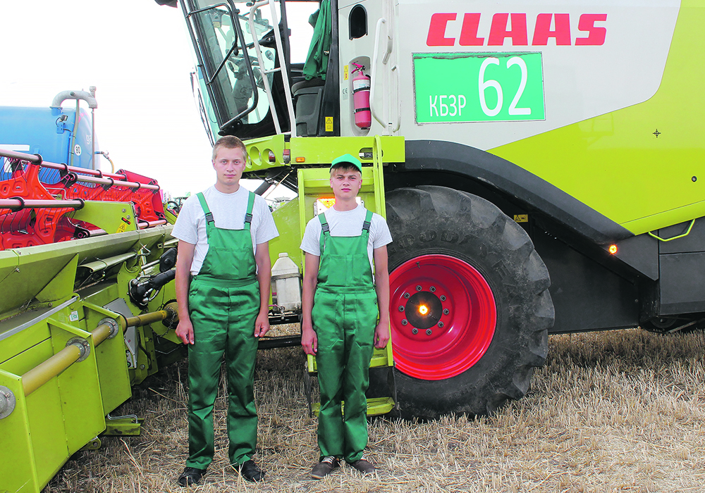 Modern equipment requires trained operators such as these, who are almost certainly now in uniform. | Ihor Pavliuk photo