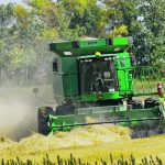 Web-based harvest cost calculators can help farmers figure out the cost of factors such as straw management, combine operation and grain storage. | Alexis Stockford photo