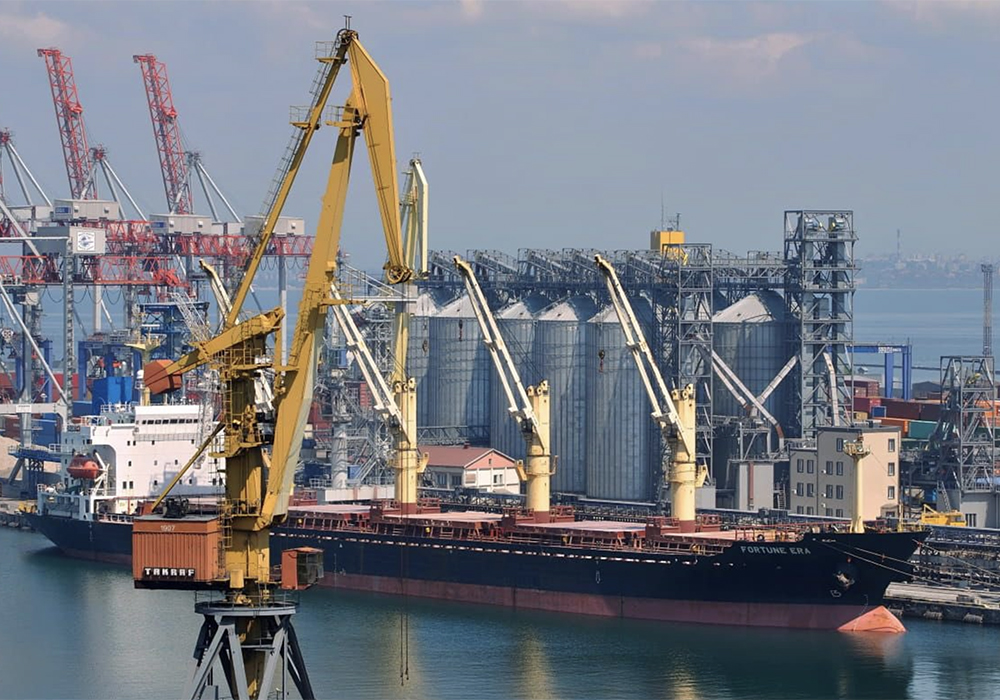 Russia has been stepping up its attacks on Ukrainian grain ships and ports. It recently shelled the Port of Odesa, killing one person and injuring eight others. | Screencap via x.com/@MamedovGyunduz