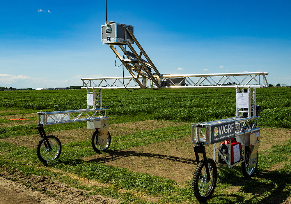 The UFPS cart used in the AAFC spring wheat trials in Lethbridge. | AAFC photo