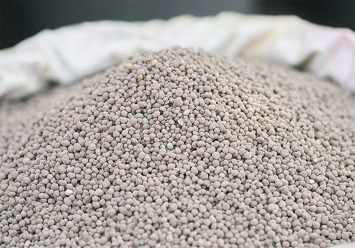 Canada depends on imports of phosphorus to meet domestic need. Western Canada consumes about 892,000 tonnes of actual phosphorus per year, while Eastern Canada consumes about 202,000 tones of actual phosphorus, according to a 2022 report from the Canadian Agri-Food Policy Institute (CAPI). | Getty Images