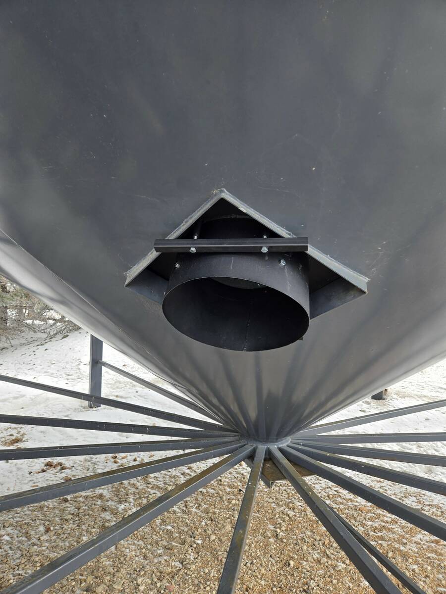 The Manhole cylinder can be used to aerate grain with fans as low as three horsepower up to 20 h.p. or more.
Photo: Wavcor
