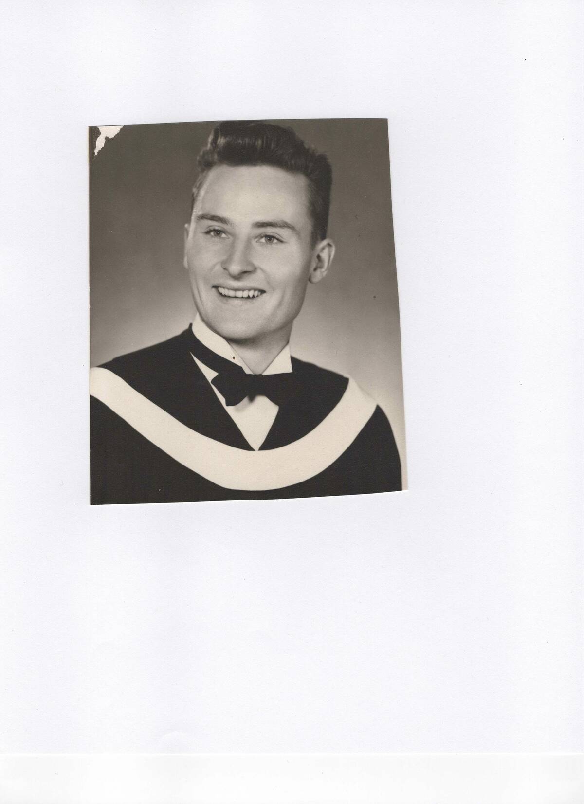 Photo courtesy of Brenda McCullough
Ron McCullough graduated from the University of Alberta with a degree in agriculture in 1954. It was a springboard for an early agriculture radio journalism career for the Alberta Federation of Agriculture, and CFAC Radio in Calgary, covering southern Alberta with his daily farm broadcasts.