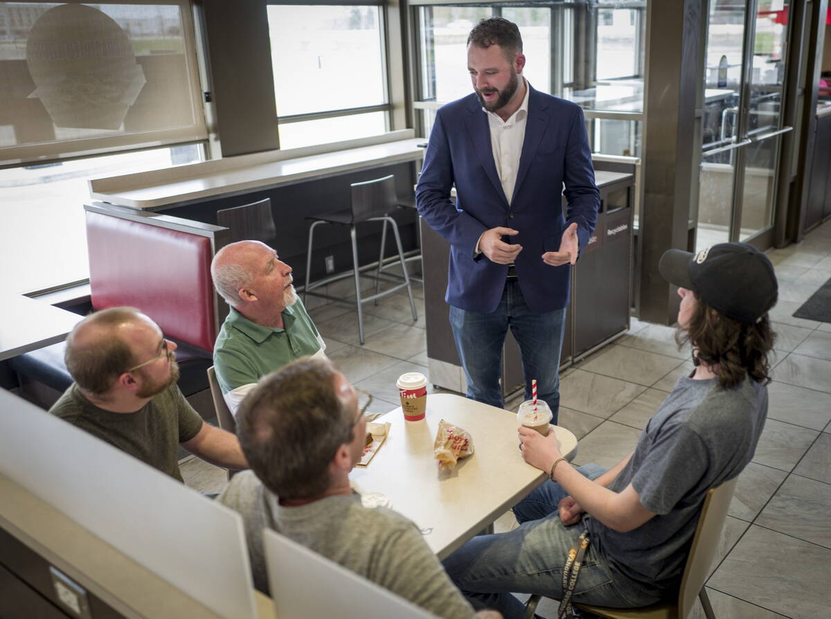 May 7, 2025, Red Deer, Ab, CANADA: Cameron Davies, leader of the Republican Party of Alberta, speaks to patrons at a fast food restaurant about separation from Canada in Red Deer, Alta., Wednesday, May 7, 2025. (Credit Image: Jeff Mcintosh/The Canadian Press via ZUMA Press)