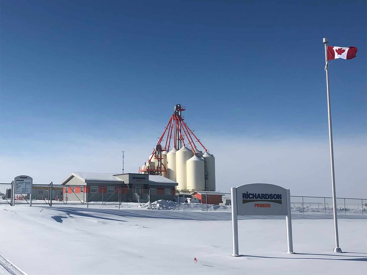 Image for Richardson back in the fold at canola council