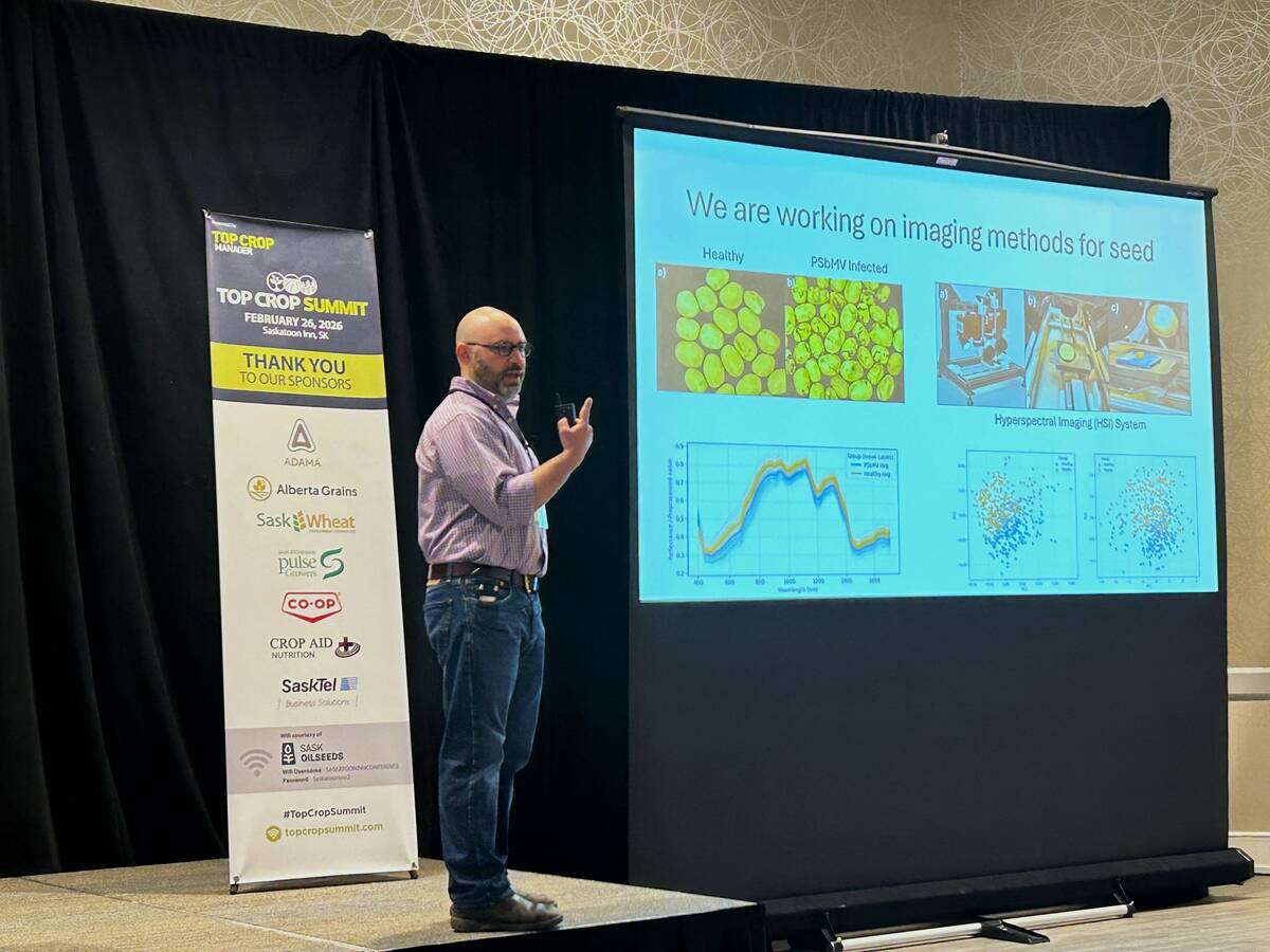 Sean Prager presents at Top Crop Summit in Saskatoon, Sask. Feb 26, 2026. Photo: Janelle Rudolph
